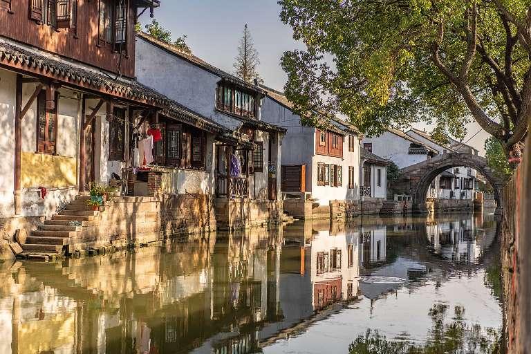 和女友发生关系多次，她不是很主动联系和很热情，昨天去找她见我，可不陪我，说没有义务，没有结婚？如下游戏画面